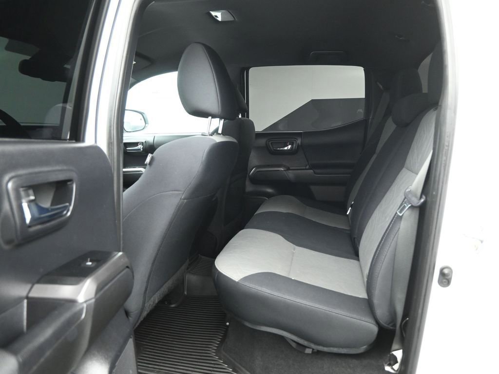 Used 2021 Toyota Tacoma TRD Sport w/ Technology Package image 35