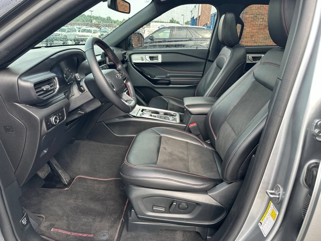 Certified 2023 Ford Explorer ST-Line w/ Class IV Trailer Tow Package AWD/4WD image 13