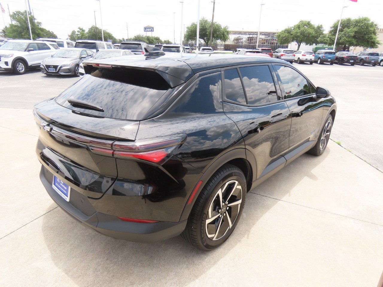 Used 2026 Chevrolet Equinox EV LT w/ Comfort Package FWD image 9