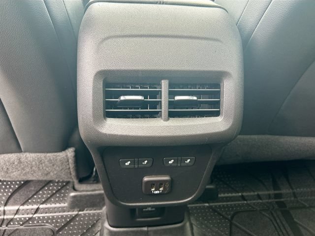 Used 2023 Chevrolet Equinox Premier AWD/4WD image 33