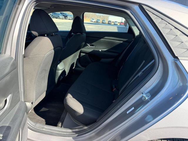 Used 2024 Hyundai Elantra SEL image 9