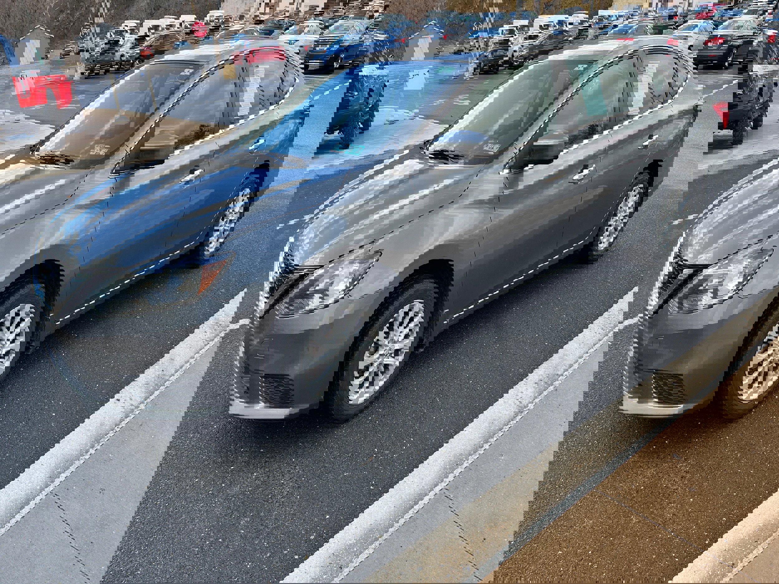 Used 2019 Nissan Sentra SV image 2