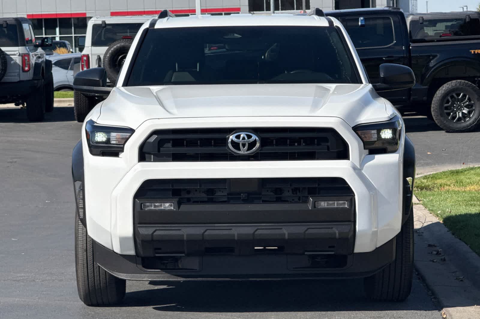 Used 2025 Toyota 4Runner SR5 AWD/4WD image 10