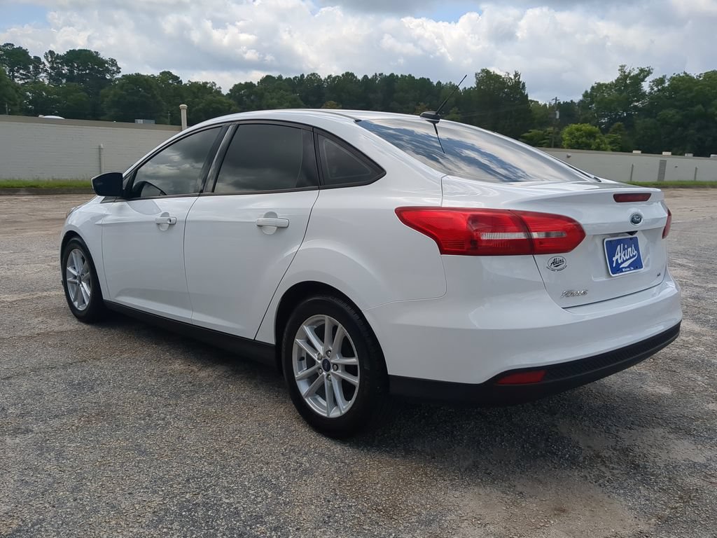 Certified 2018 Ford Focus SE FWD image 5