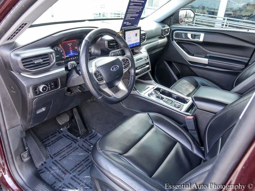 Certified 2022 Ford Explorer XLT w/ Equipment Group 202A image 10