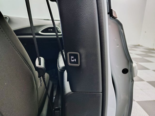 Used 2022 Chrysler Pacifica Touring FWD image 29