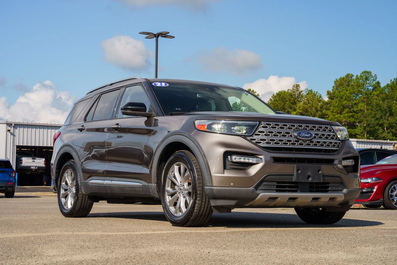 Certified 2021 Ford Explorer Limited AWD/4WD image 1