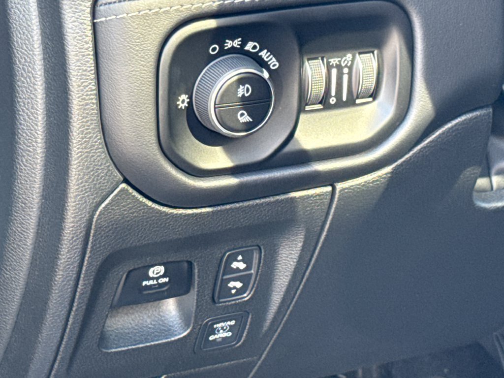 Used 2025 RAM 1500 Limited AWD/4WD image 15