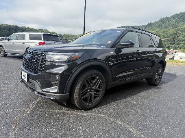 Certified 2025 Ford Explorer ST-Line w/ ST-Line Street Pack AWD/4WD image 2