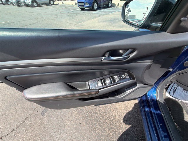 Used 2024 Nissan Altima 2.5 SR FWD image 16