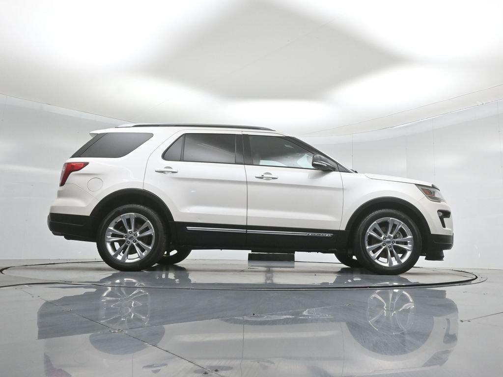 Certified 2018 Ford Explorer XLT w/ Equipment Group 202A FWD image 47