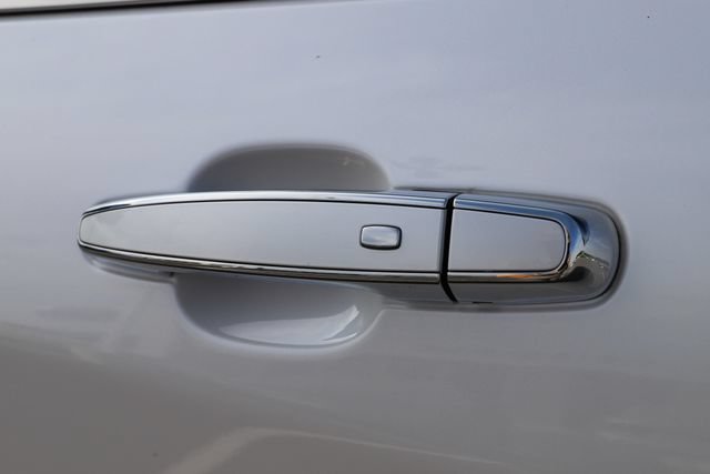 Used 2024 Chevrolet Equinox Premier AWD/4WD image 10