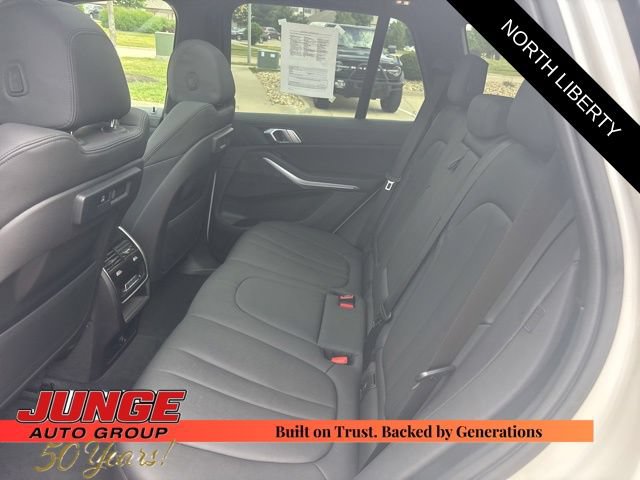 Used 2022 BMW X5 xDrive40i w/ Premium Package AWD/4WD image 13