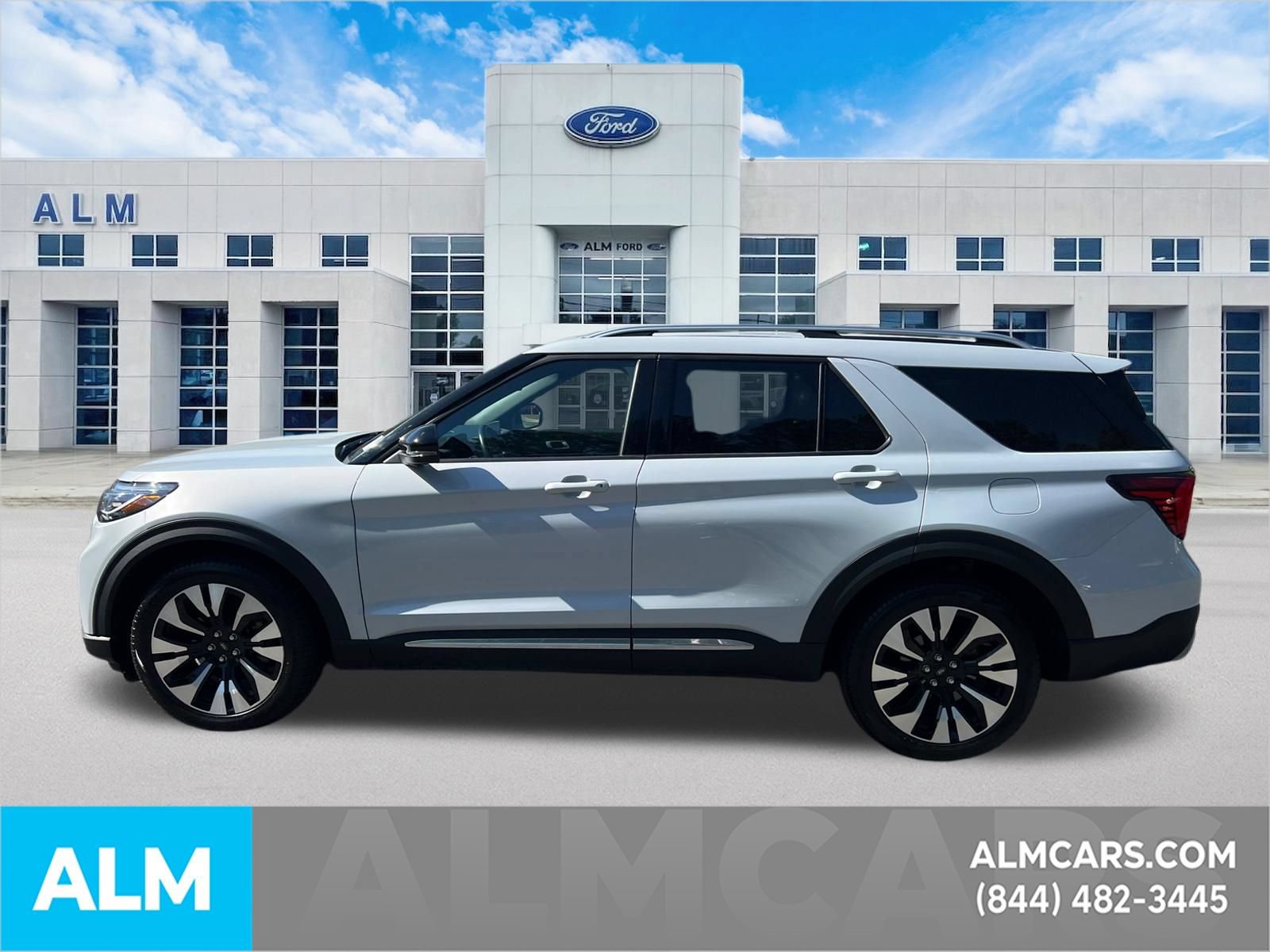 Certified 2025 Ford Explorer Platinum w/ LUX Leather Package AWD/4WD image 9