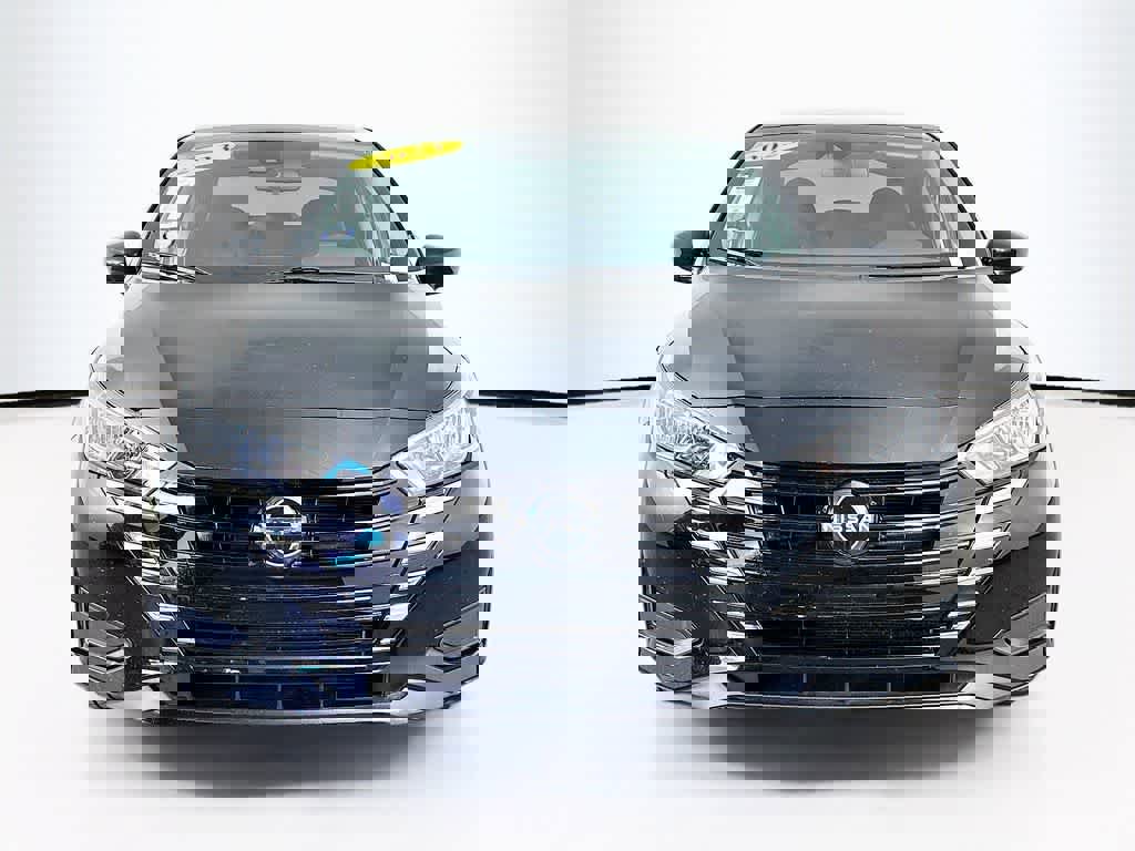 Used 2023 Nissan Versa SV image 6