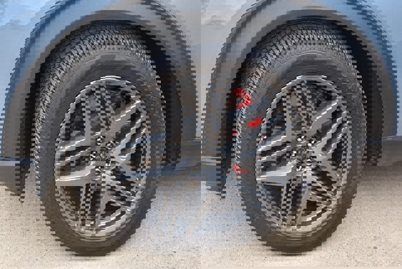 Certified 2025 Ford Explorer ST-Line w/ Premium Package image 9