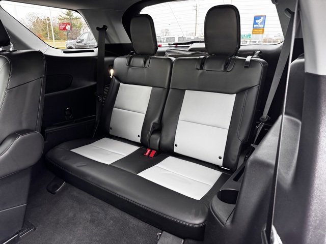 Certified 2022 Ford Explorer XLT w/ XLT Sport Appearance Package image 16