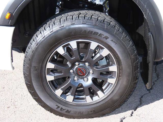 Used 2024 Nissan Titan PRO-4X w/ Pro-4x Convenience Package image 13