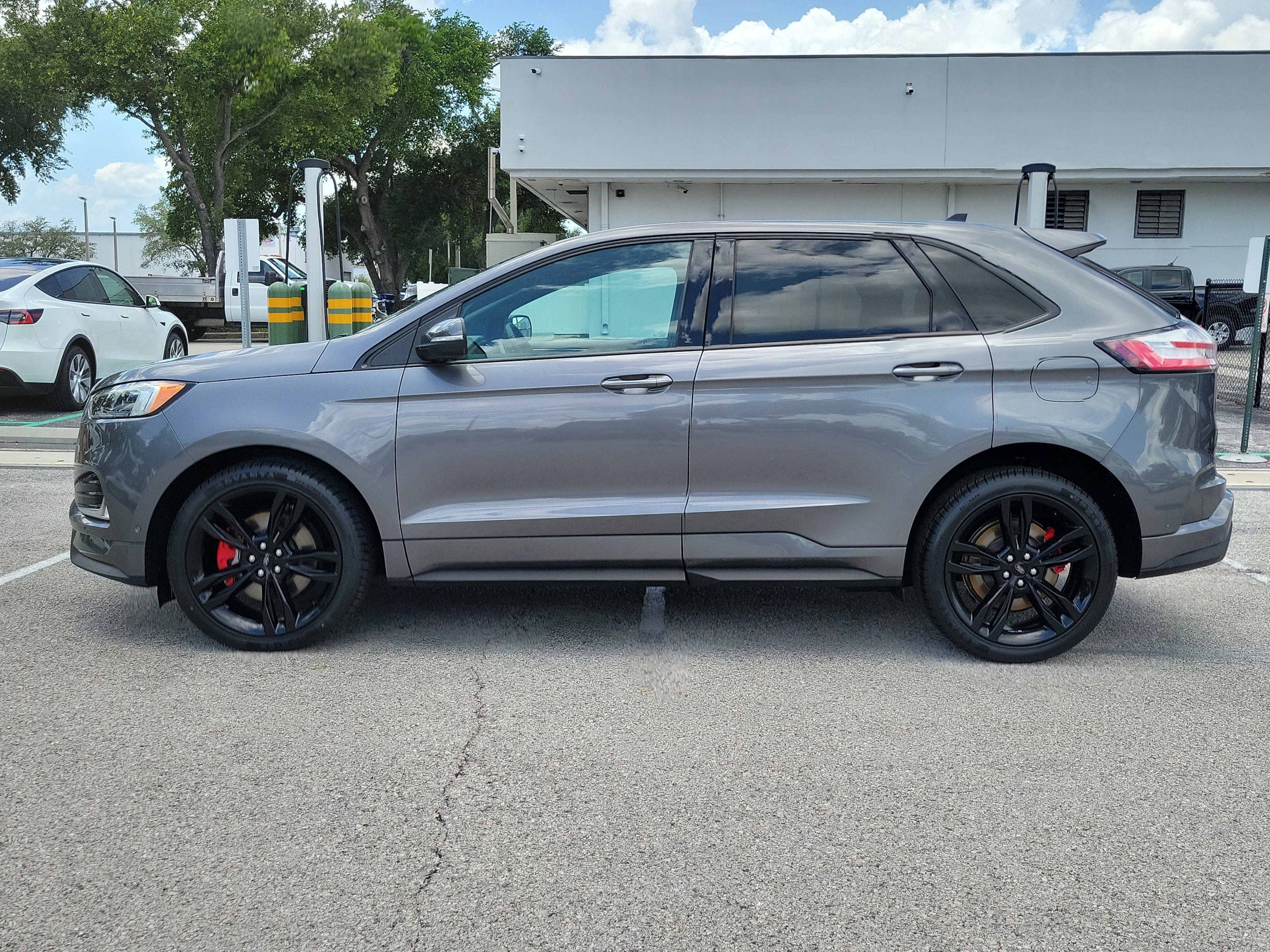 Certified 2022 Ford Edge ST w/ Equipment Group 401A AWD/4WD image 6