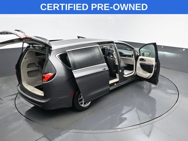Used 2023 Chrysler Pacifica Touring-L FWD image 30