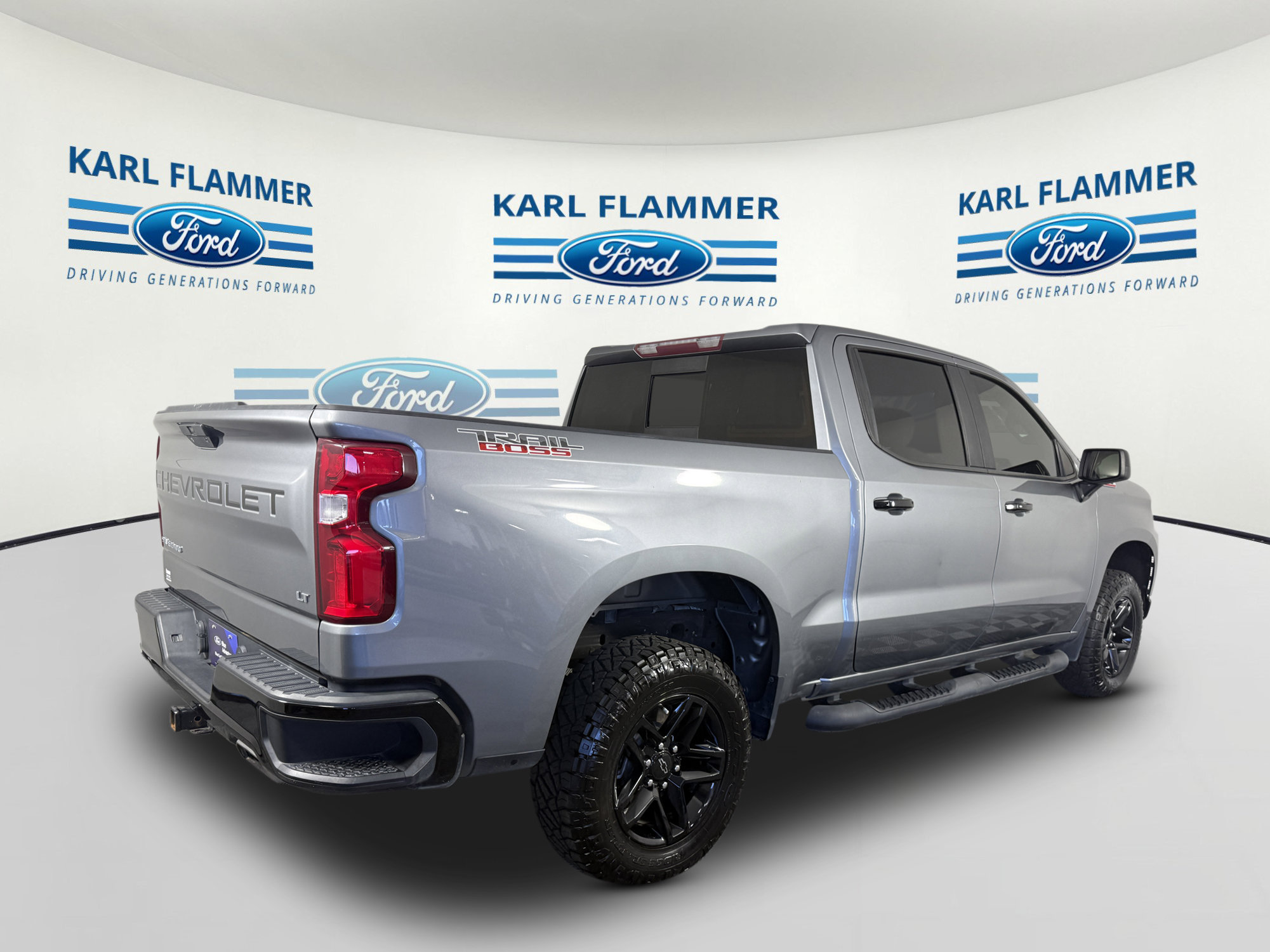 Used 2020 Chevrolet Silverado 1500 LT Trail Boss AWD/4WD image 3