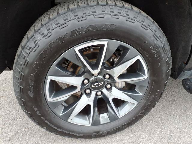 Used 2022 Chevrolet Tahoe Z71 w/ Luxury Package AWD/4WD image 7