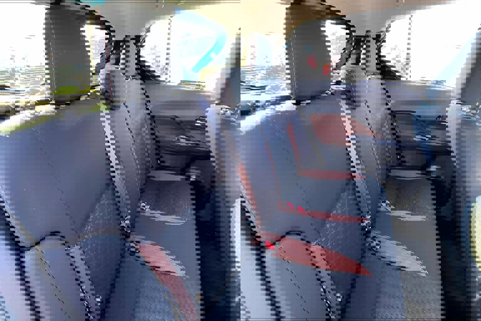 Used 2021 Nissan Kicks SR image 19