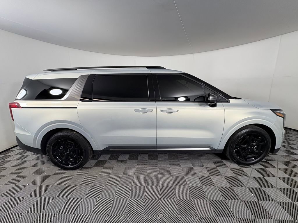 Used 2025 Kia Carnival SX image 6