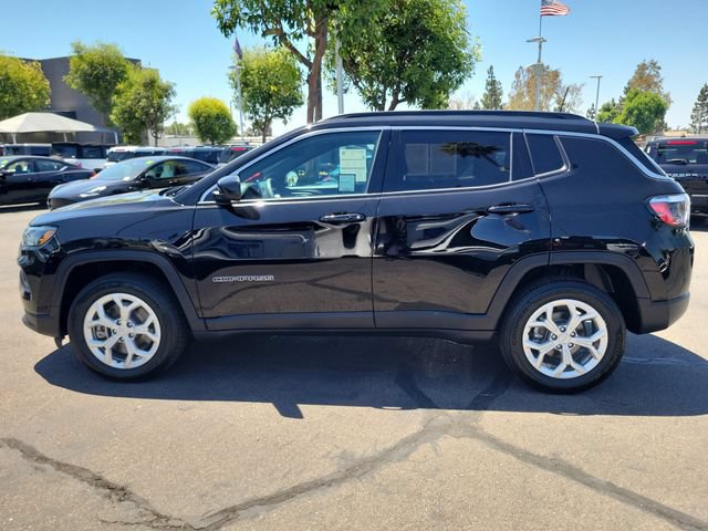 Used 2024 Jeep Compass Latitude AWD/4WD image 28