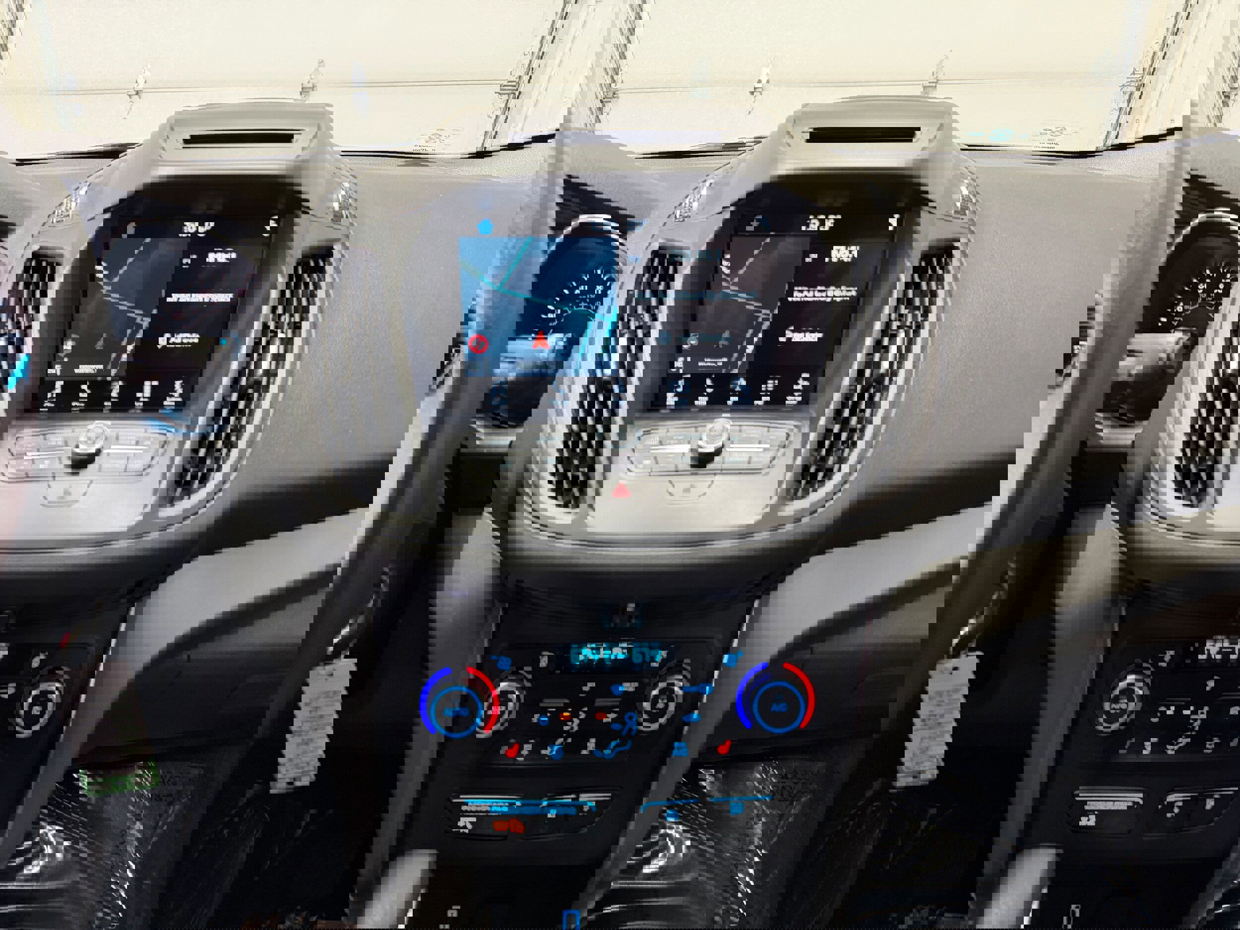 Certified 2018 Ford Escape SE w/ SE Sync 3 Package image 20