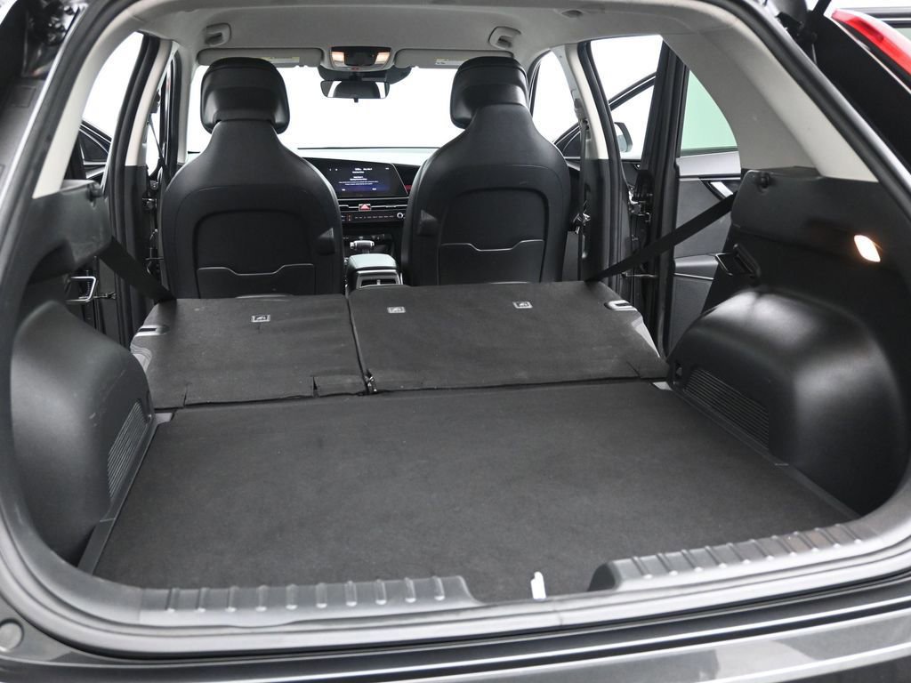 Used 2023 Kia Niro EX image 49