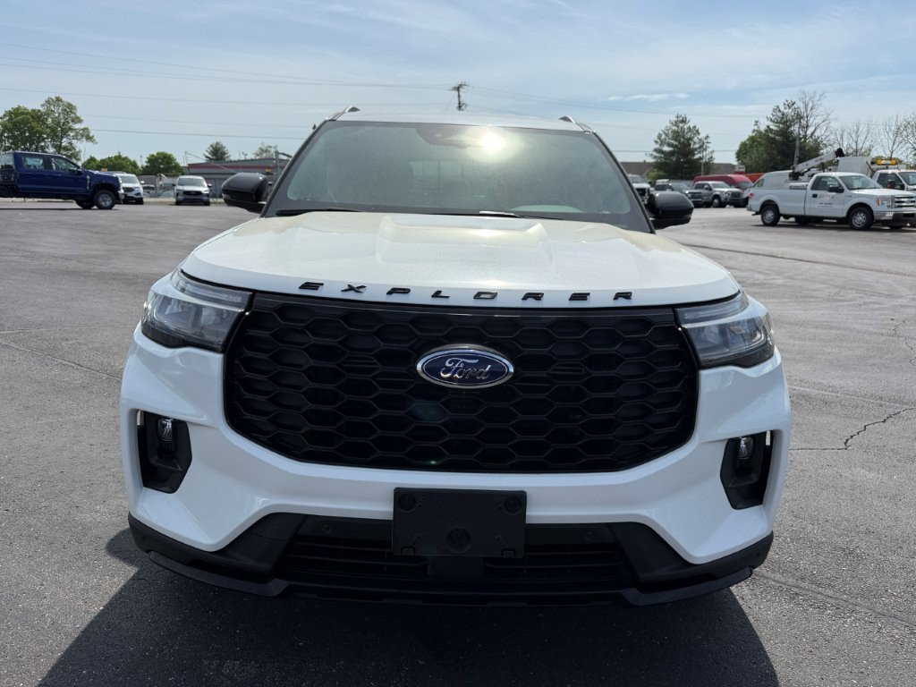 Certified 2025 Ford Explorer ST-Line w/ ST-Line Street Pack AWD/4WD image 4