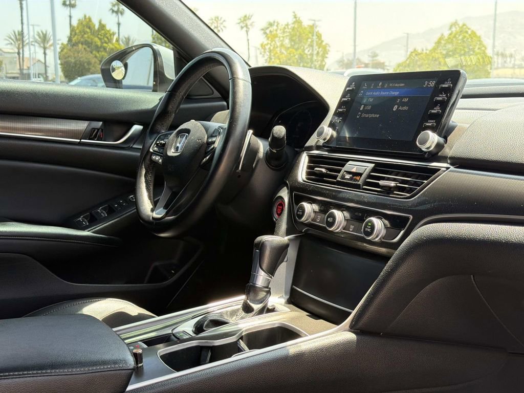 Used 2018 Honda Accord Sport image 27