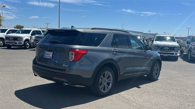 Certified 2023 Ford Explorer XLT w/ Equipment Group 202A AWD/4WD image 3