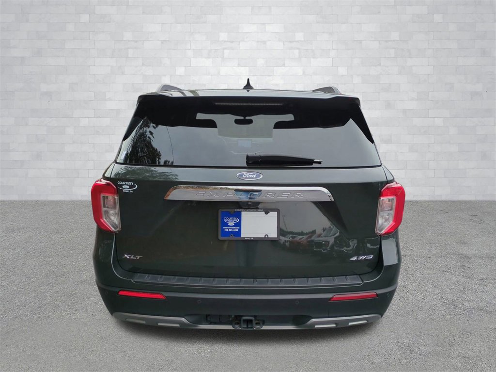 Certified 2022 Ford Explorer XLT w/ Equipment Group 202A image 3