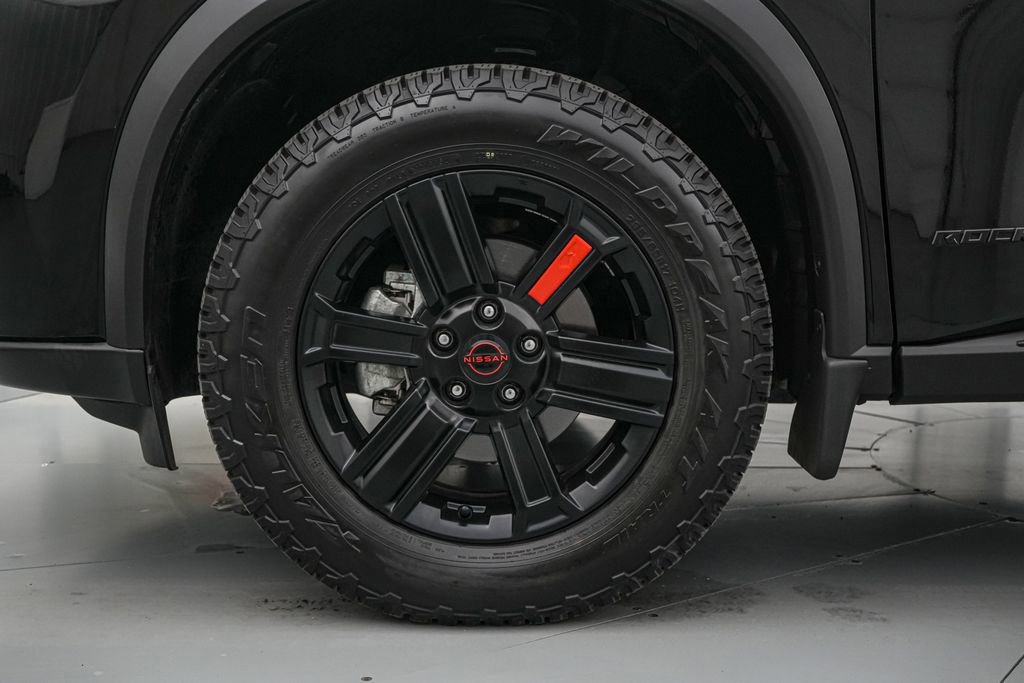 Used 2025 Nissan Rogue SV image 10