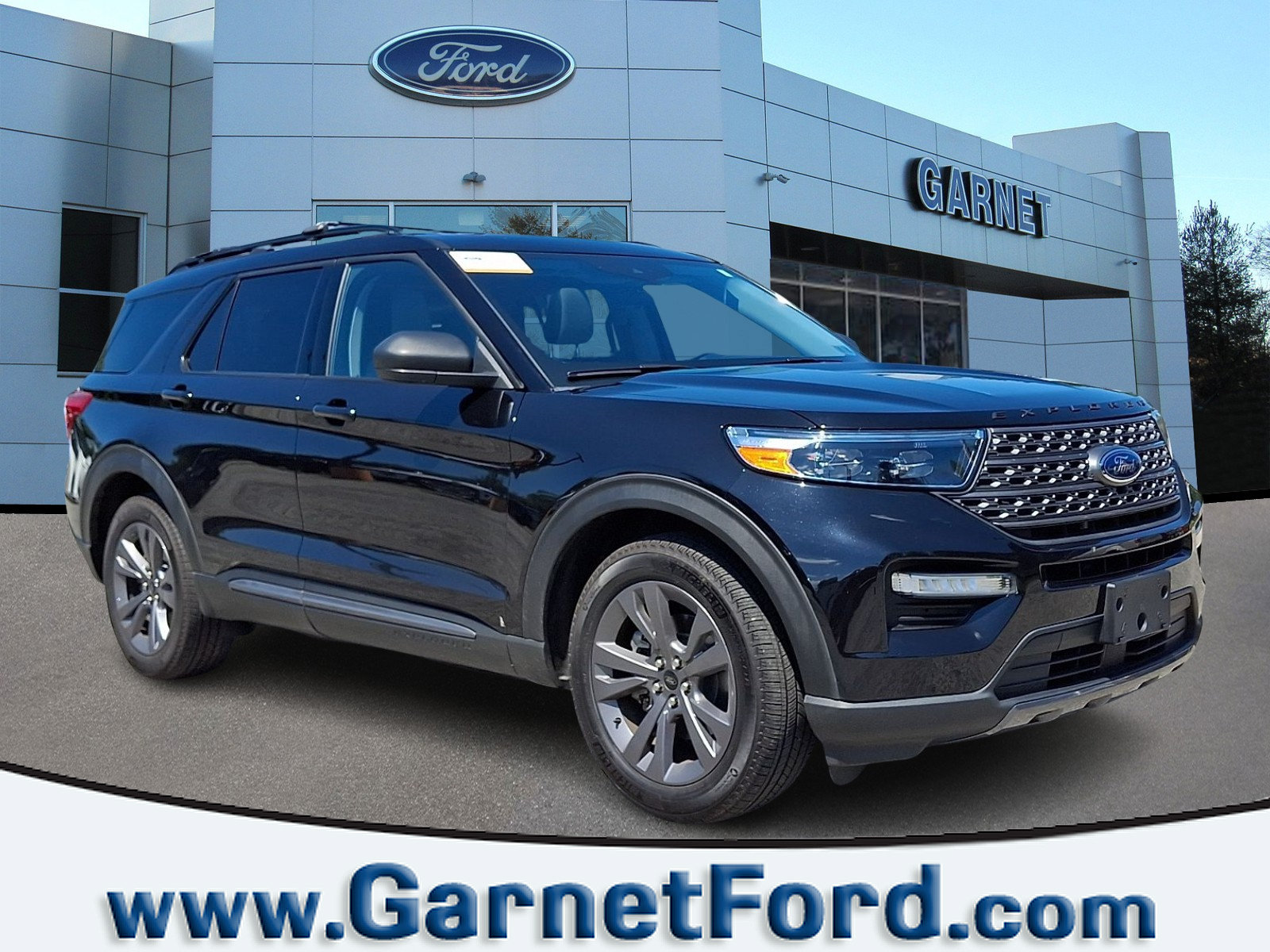 Certified 2021 Ford Explorer XLT w/ Equipment Group 202A AWD/4WD image 1