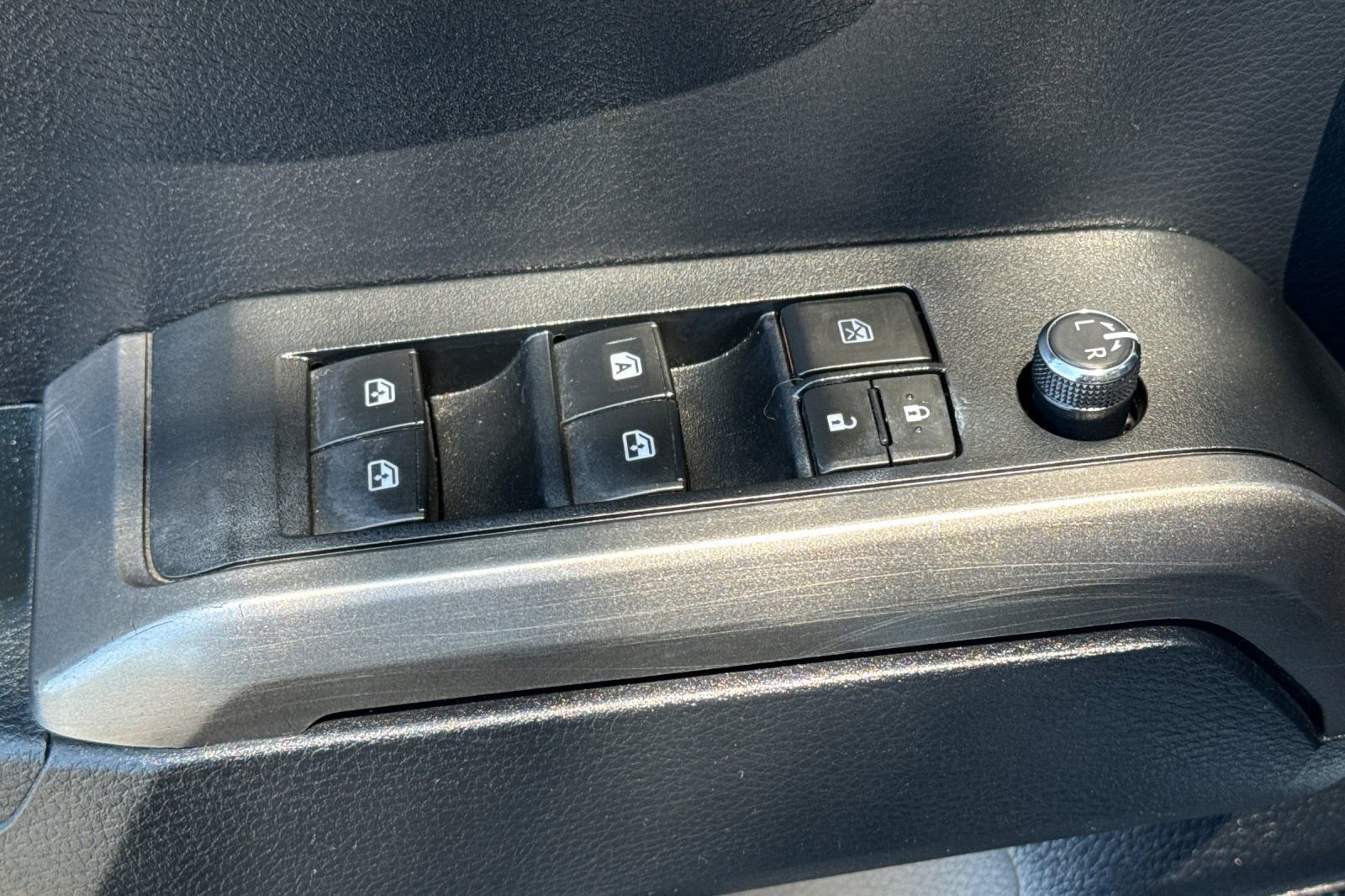 Used 2018 Toyota Tacoma SR5 RWD image 11