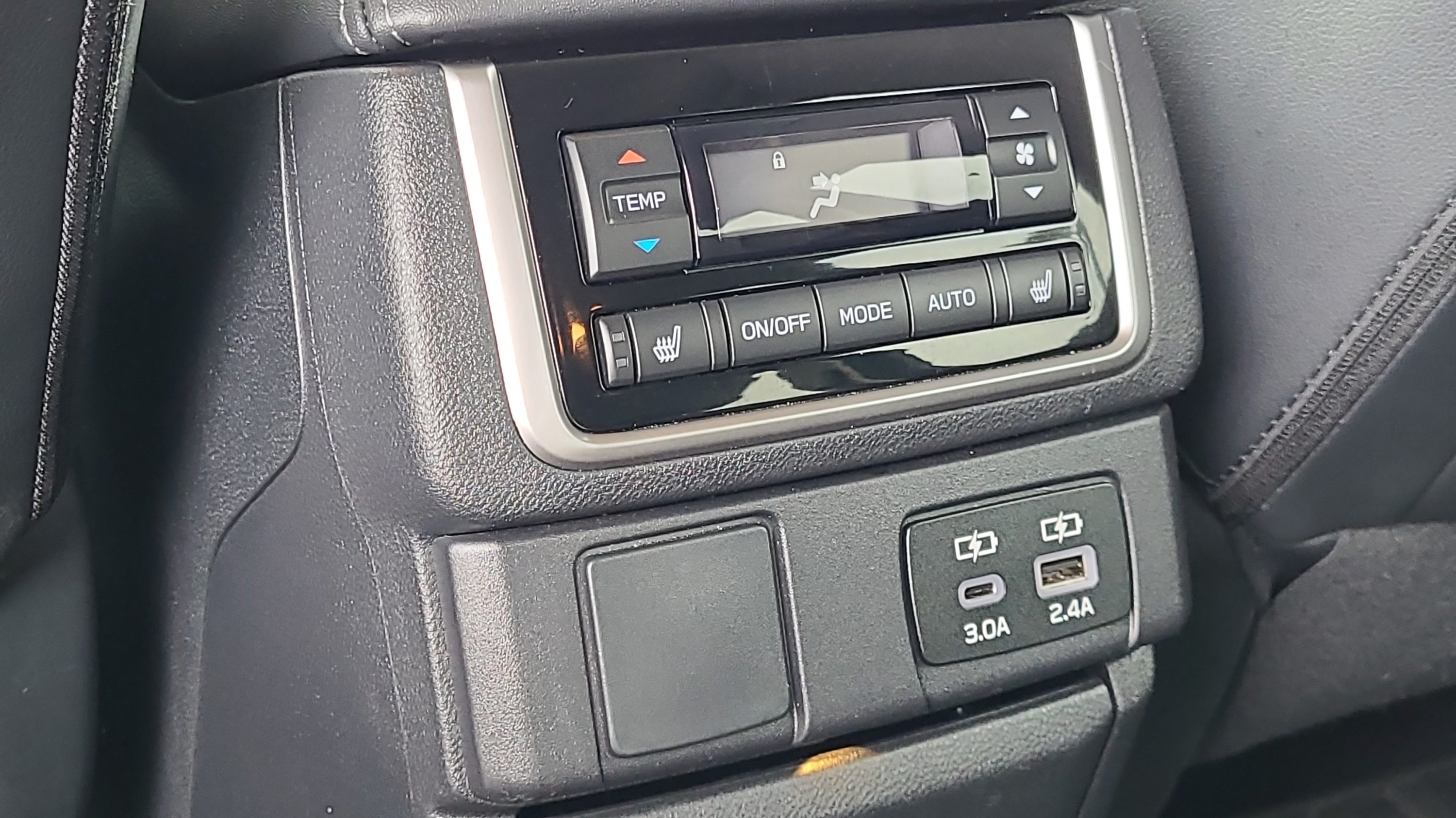 Used 2024 Subaru Ascent Limited AWD/4WD image 17