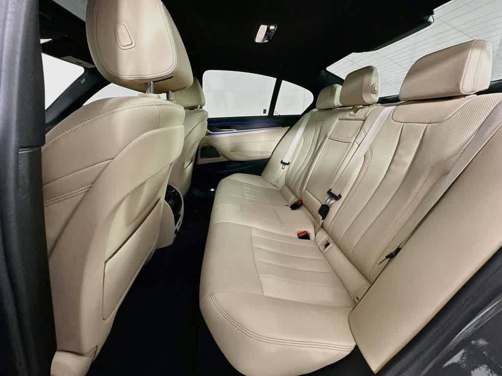 Used 2022 BMW 530i w/ Premium Package RWD image 13