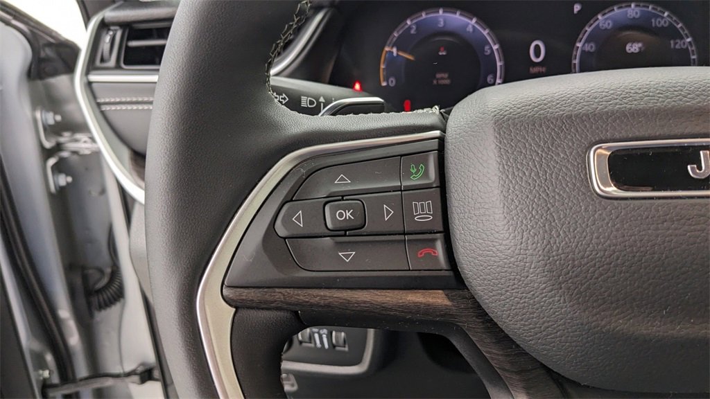 Used 2025 Jeep Grand Cherokee L Limited image 32