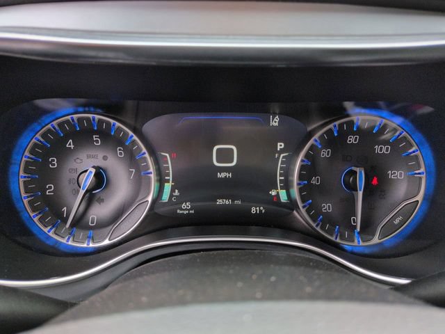 Used 2026 Chrysler Pacifica Limited FWD image 36