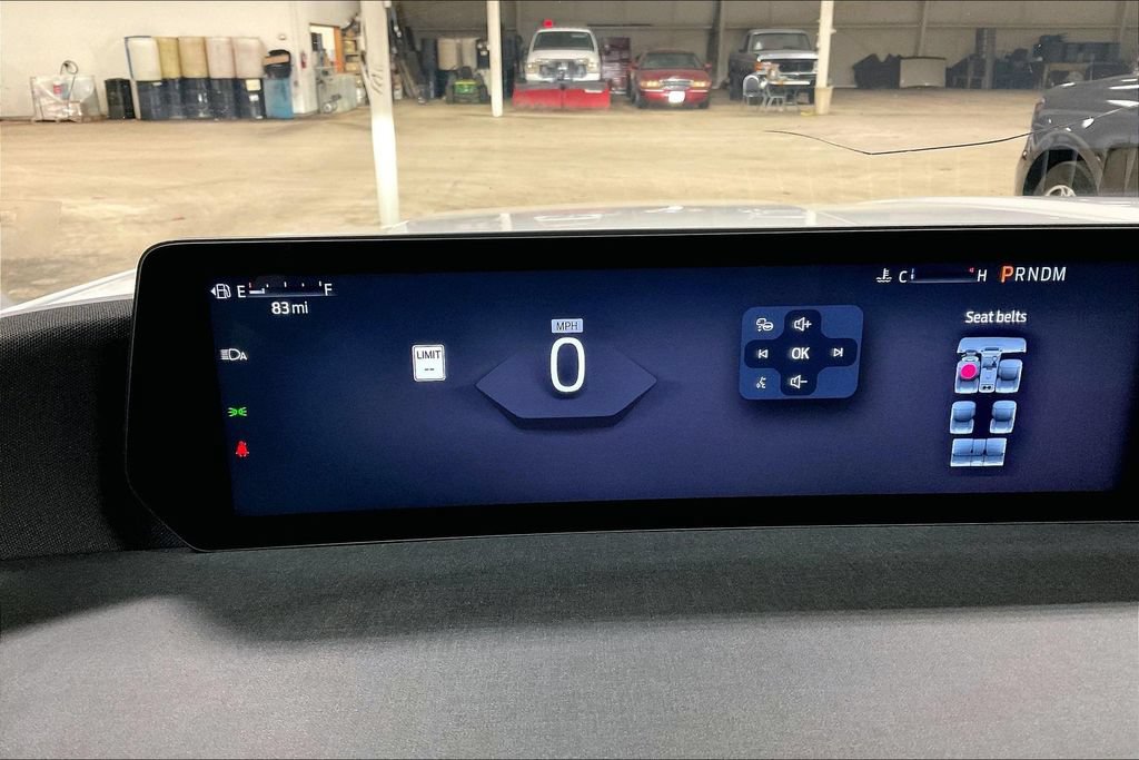 Certified 2025 Ford Expedition Active AWD/4WD image 19