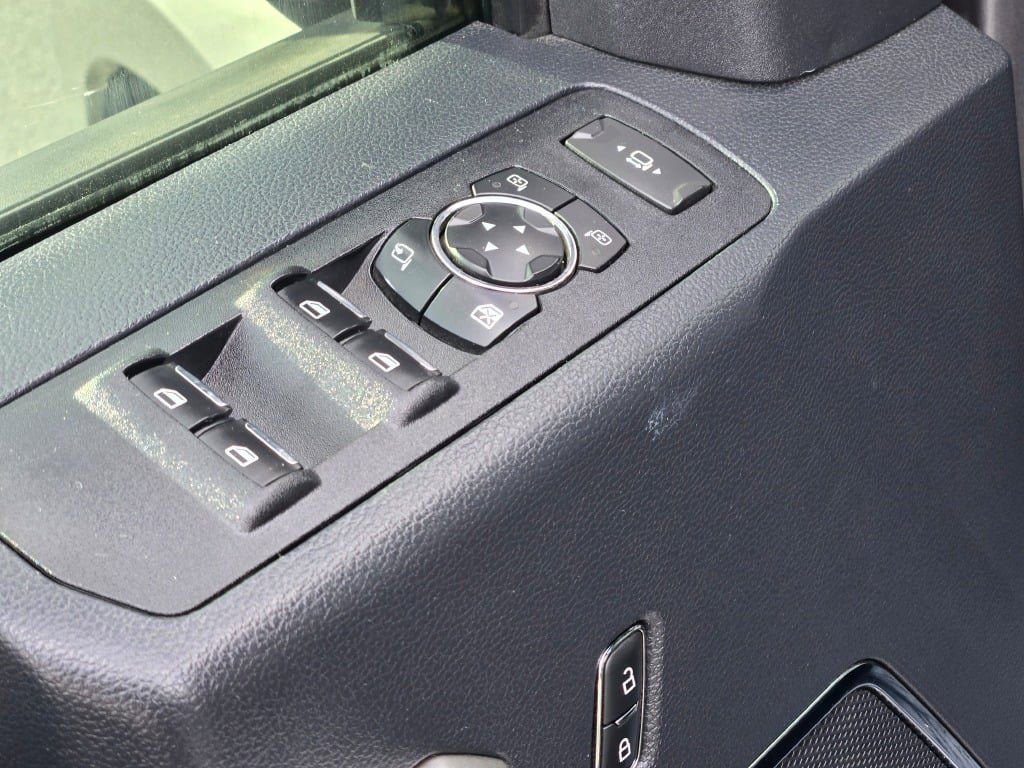 Certified 2022 Ford F250 Lariat w/ Snow Plow Prep Package image 20