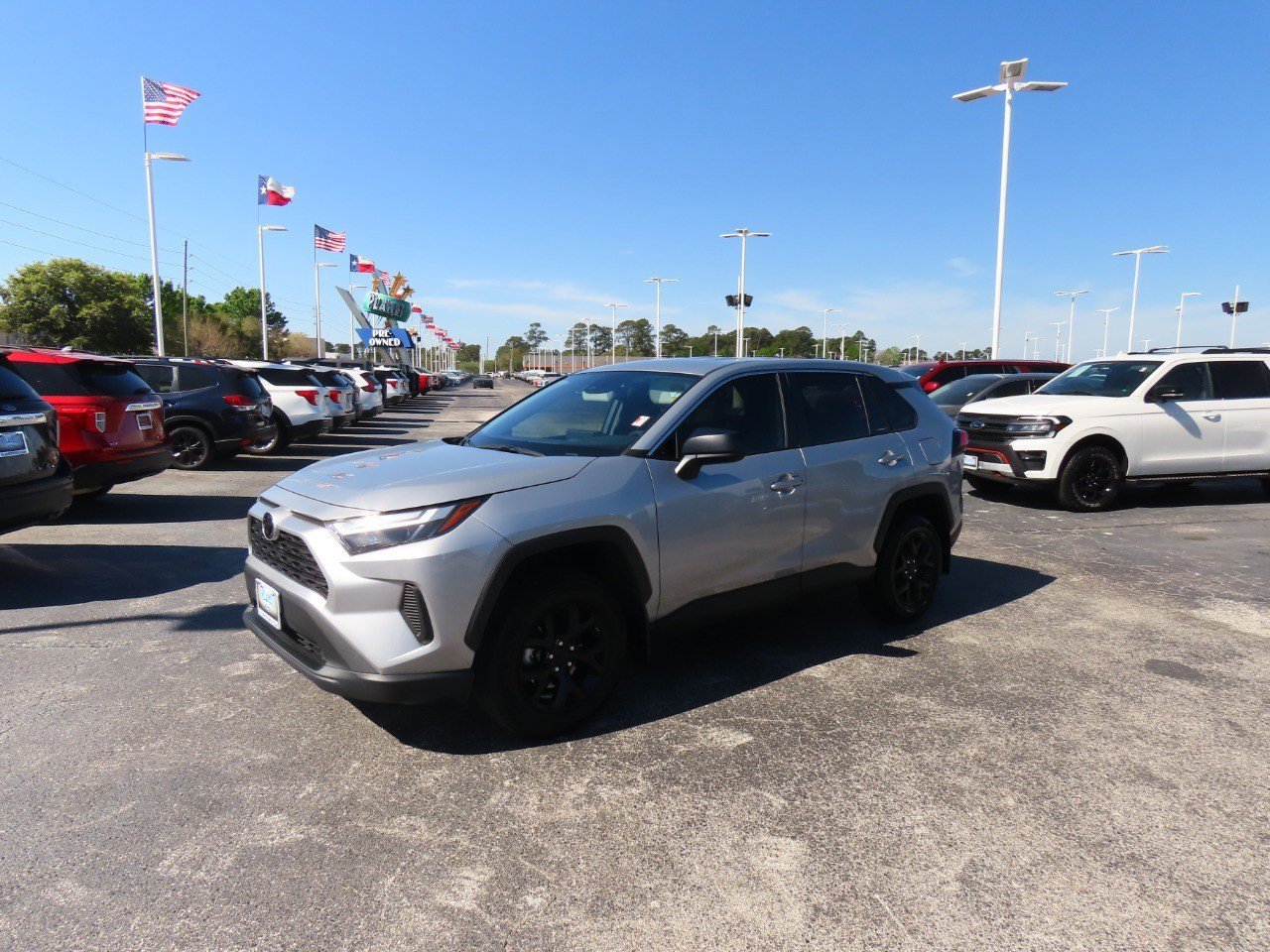 Used 2024 Toyota RAV4 LE image 2