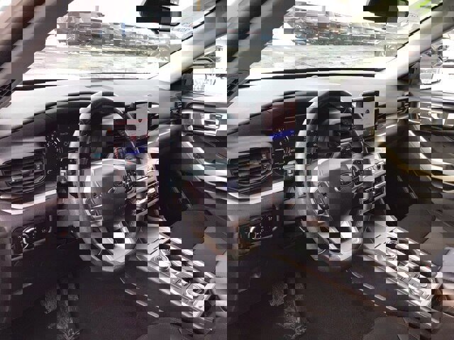 Certified 2022 Ford Edge Titanium w/ Equipment Group 301A image 9