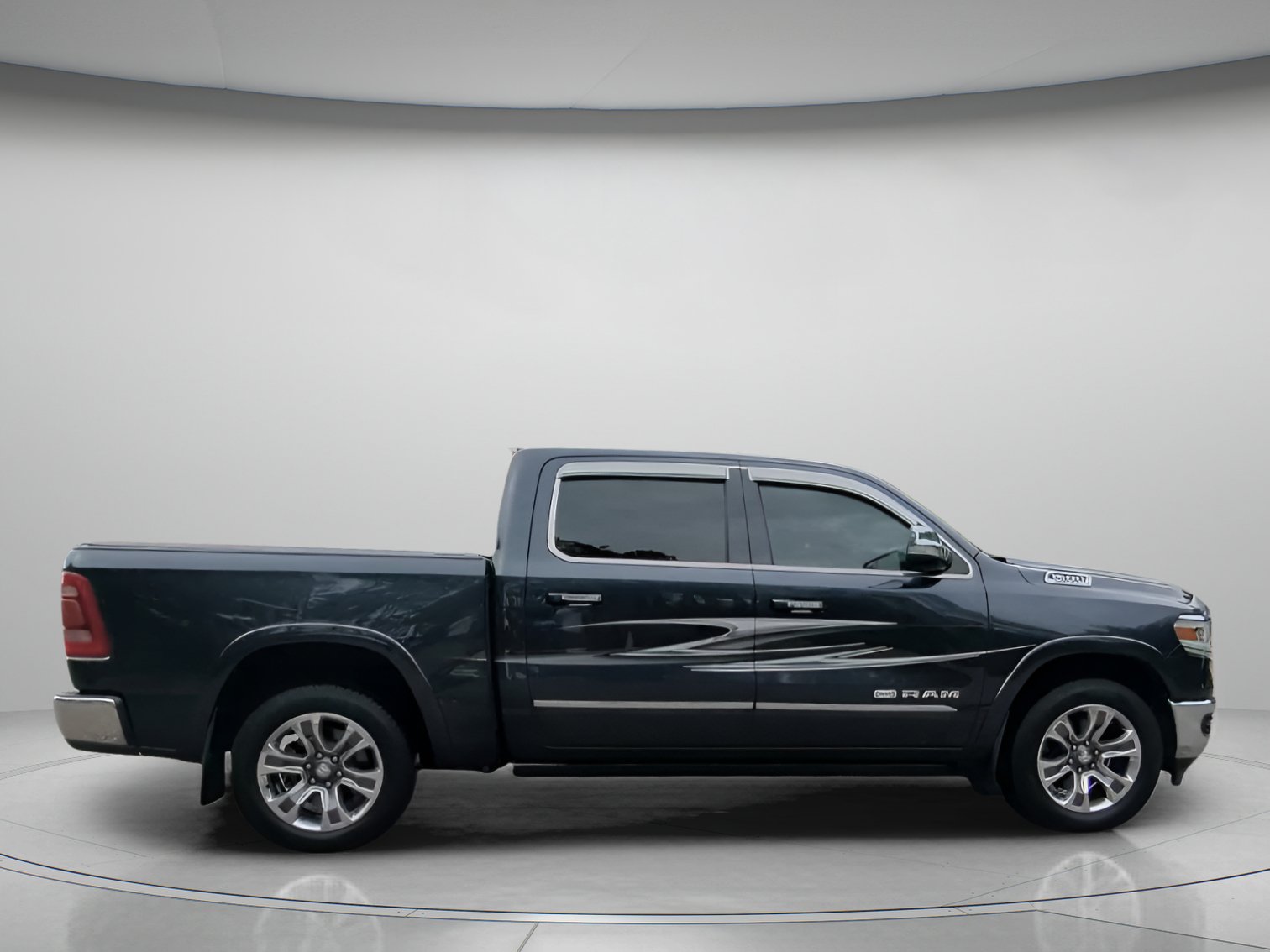 Used 2019 RAM 1500 Limited RWD image 31