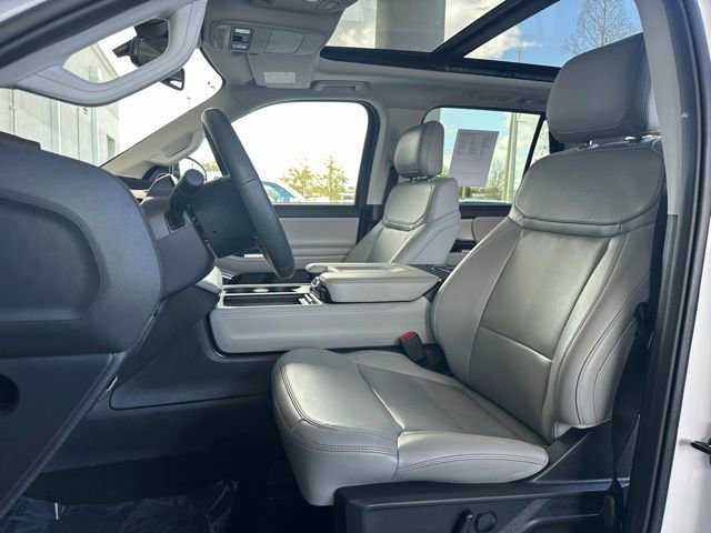 Certified 2025 Ford Expedition Active image 14