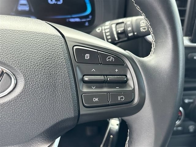 Used 2023 Hyundai Venue SEL FWD image 27