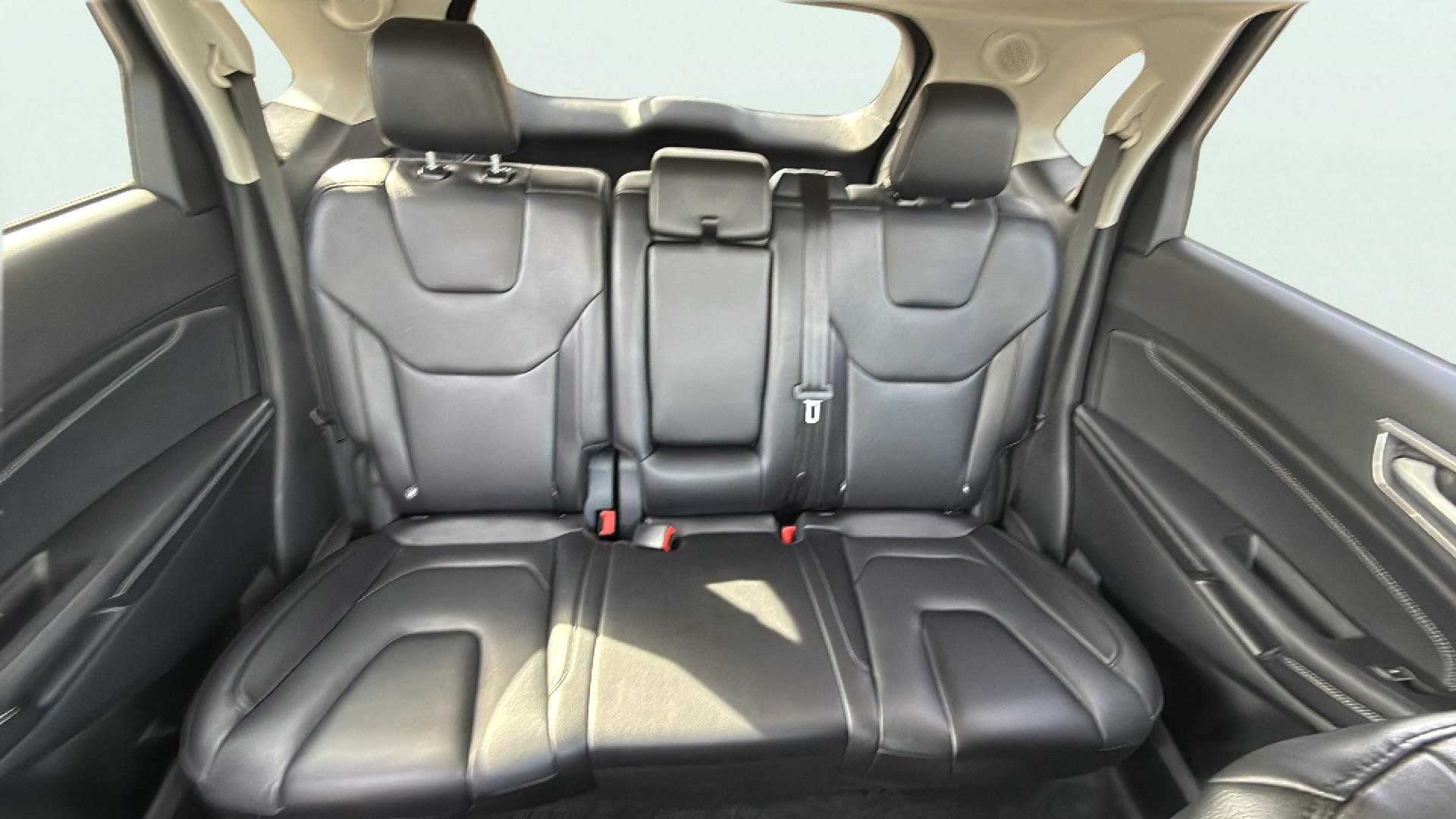 Certified 2022 Ford Edge Titanium AWD/4WD image 19